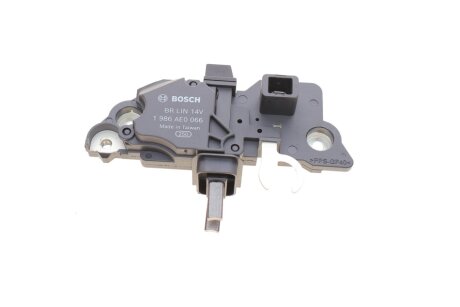 Електр. регулятор напруги BOSCH 1 986 AE0 066