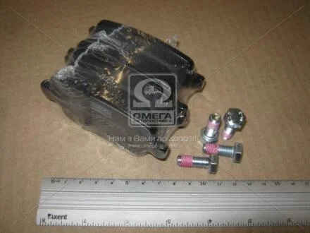 Колодки гальмівні дискові задні FORD FOCUS II (DA_) CHAMPION 573263CH