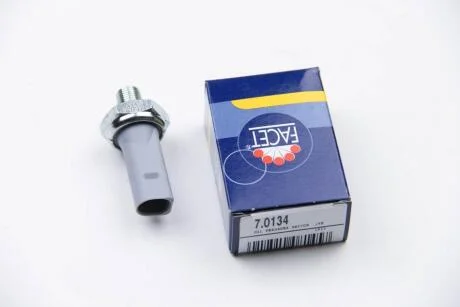 Датчик тиску оливи (0,75-1,05bar/1 конт./сірий) SUPERB/CADDY II 1.8-2.5D 95-08 (7.0134) FACET 70134