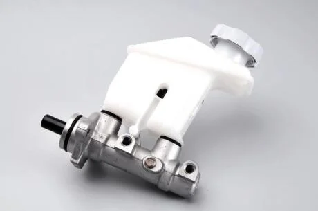 Циліндр гальмівний головний HYUNDAI, KIA JAKOPARTS J3100341