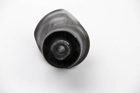 Сайлентблок балки SEAT/VW Toledo I (1L)/ Golf II /Jetta II "R "88-"99 LEMFORDER 10222 01