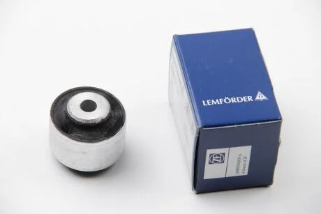 Сайлентблок важеля AUDI A4, A5 07-17 перед. міст LEMFORDER 35378 01