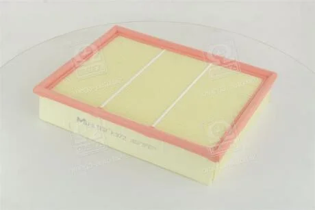 Фільтр повітряний MERCEDES C180,200D,220D,250D,280 (W202), CLK 200,230,320,430 M-FILTER K372