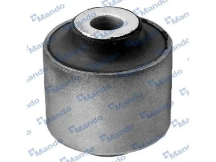Сайлентблок важеля VW AMAROK передн. ниж MANDO MCC015639
