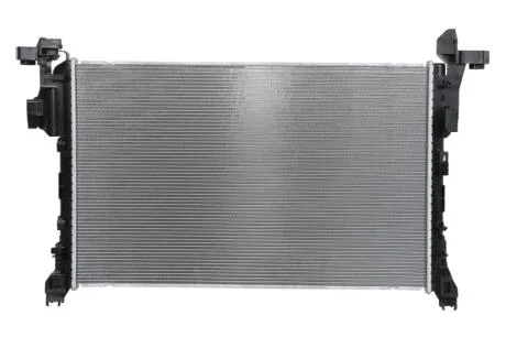 Радіатор охолодження OPEL VIVARO B (14-)/RENAULT TRAFIC III (14-) NISSENS 630792