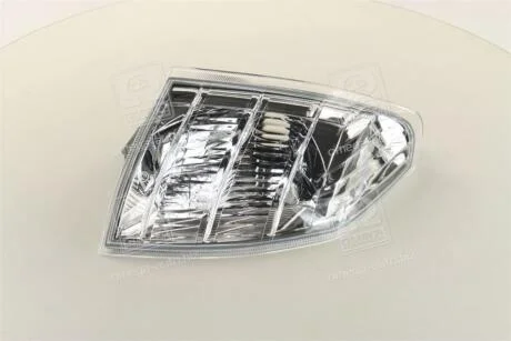 Покажчик повороту передній правий Nissan Xtrail (01-) (18-A653-01-2B) TYC 18A653012B