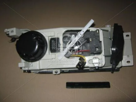 Фара права з моторчиком Skoda Octavia (00-) H3/H4 з ПТФ (20-6231-05-2B) TYC 206231052B